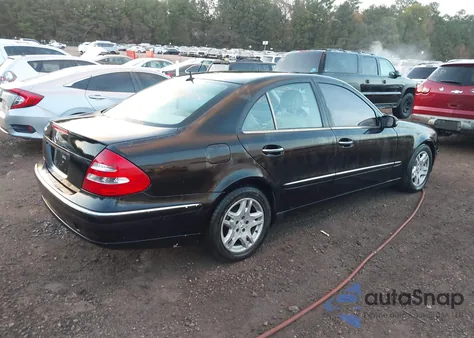 2004 Mercedes-Benz E 320 z USA, uszkodzony, nr VIN WDBUF65J74A439540